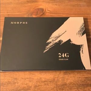 Morphe 24G eyeshadow palette